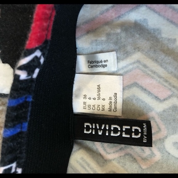 3 for 15 💕 H&M mini skirt - Picture 2 of 2